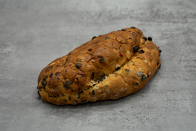 Kerststol 1200 gram met spijs en amandelschaafsel