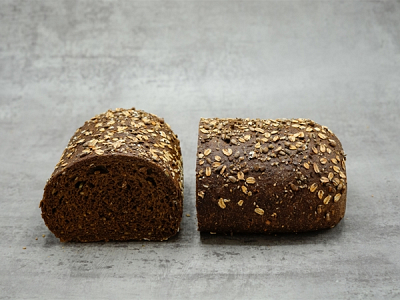 DIK GESNEDEN Dubbel Donker VLOERbrood heel